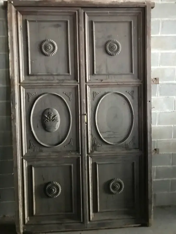 aed-3.2 Pareja de puertas antiguas de madera tallada - Imagen 1