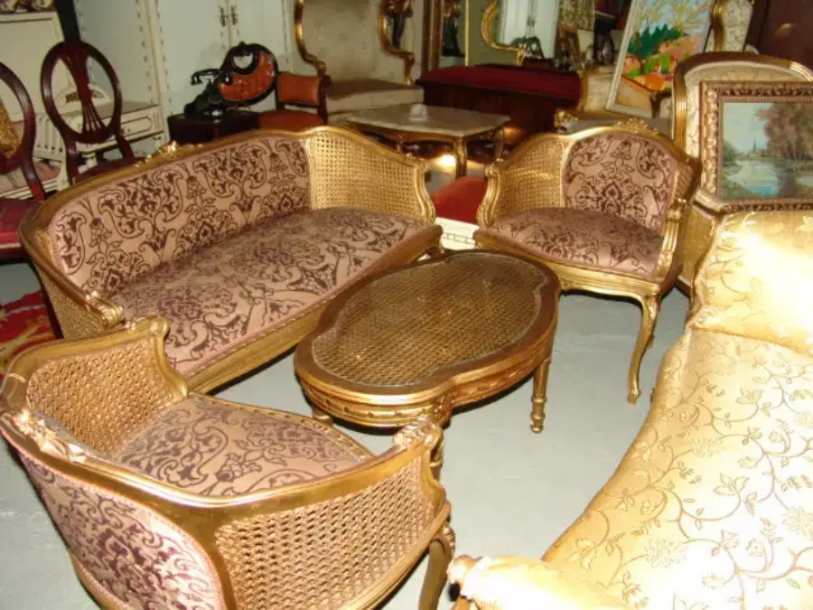 aed-9.1 Conjunto de salón antiguo estilo Luis XV con rejilla (sofá, dos butacas y mesa de centro) - Imagen 1